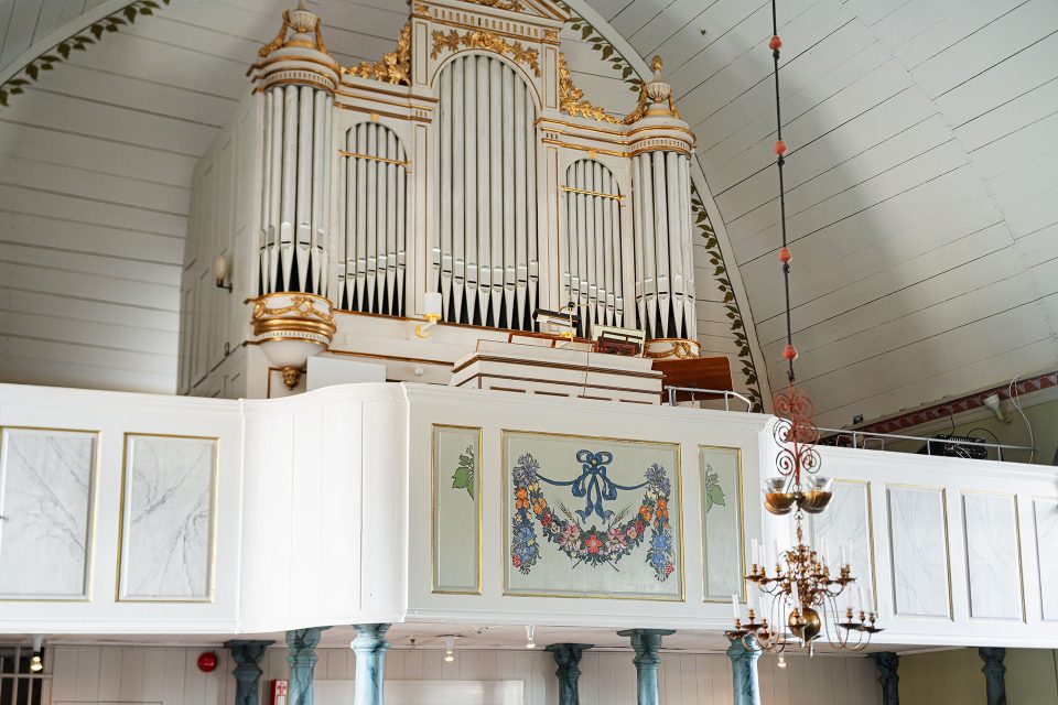 Carl-Larsson-garden-Lilla-Hyttnas-Sundborn-kyrka-Kyrkorgel